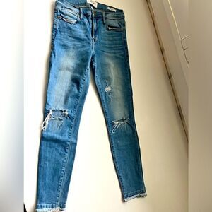 Frame Distressed Jean Size 26